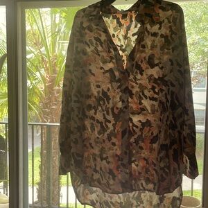 Women’s long sleeve top